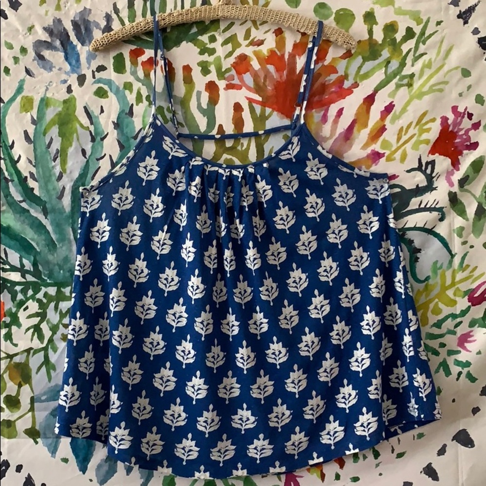 Lucky adorable summer top w/adjustable straps
